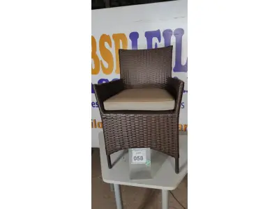 LOTE 058 - 01 CADEIRA DE JARDIM. (NO ESTADO EM QUE SE ENCONTRA. SUJEITO A AVARIAS OCULTAS/VISÍVEIS.) BH1641G