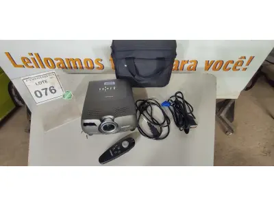 LOTE 076 - 01 PROJETOR INFOCUS LP290 COM BOLSA. (NO ESTADO EM QUE SE ENCONTRA. SUJEITO A AVARIAS OCULTAS/VISÍVEIS.) CS560027
