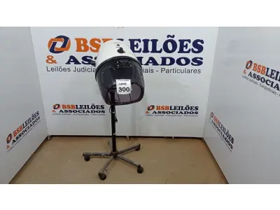 LOTE 300 - 01 SECADOR DE CABELO PROFISSIONAL MARCA MEGABELL. (NO ESTADO) ATENÇÃO! FAZER A VISITAÇÃO ANTES DE ARREMATAR, NÃO SABEMOS SE FUNCIONA, LEILÃO NÃO TEM GARANTIA E NEM DEVOLUÇÃO, SUJEITO A POSSÍVEIS AVARIAS VISÍVEIS/OCULTAS E/OU AUSÊNCIA DE COMPONENTES.