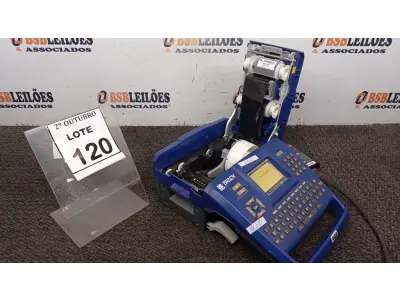 LOTE 120 - 01 IMPRESSORA DE ETIQUETAS MARCA BRADY MODELO BMP71. (NO ESTADO) ATENÇÃO! FAZER A VISITAÇÃO ANTES DE ARREMATAR, NÃO SABEMOS SE FUNCIONA, LEILÃO NÃO TEM GARANTIA E NEM DEVOLUÇÃO, SUJEITO A POSSÍVEIS AVARIAS VISÍVEIS/OCULTAS E/OU AUSÊNCIA DE COMPONENTES.