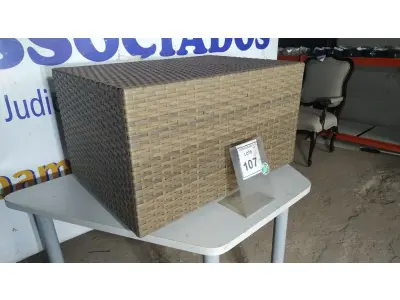 LOTE 107 - 01 MESA DE CENTRO DE JARDIM. (NO ESTADO EM QUE SE ENCONTRA. SUJEITO A AVARIAS OCULTAS/VISÍVEIS.) BH1517M