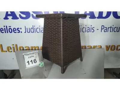 LOTE 116 - 01 MESA DE CANTO. (NO ESTADO EM QUE SE ENCONTRA. SUJEITO A AVARIAS OCULTAS/VISÍVEIS.) BH1654D