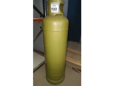 LOTE 122 - 01 BOTIJÃO DE GÁS VAZIO P45. (NO ESTADO EM QUE SE ENCONTRA. SUJEITO A AVARIAS OCULTAS/VISÍVEIS.)