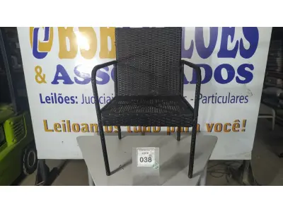 LOTE 038 - 01 CADEIRA DE JARDIM. (NO ESTADO EM QUE SE ENCONTRA. SUJEITO A AVARIAS OCULTAS/VISÍVEIS.) BH1670X