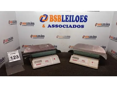 LOTE 123 - 02 BALANÇAS PEDIÁTRICAS. (NO ESTADO) ATENÇÃO! FAZER A VISITAÇÃO ANTES DE ARREMATAR, NÃO SABEMOS SE FUNCIONA, LEILÃO NÃO TEM GARANTIA E NEM DEVOLUÇÃO, SUJEITO A POSSÍVEIS AVARIAS VISÍVEIS/OCULTAS E/OU AUSÊNCIA DE COMPONENTES.