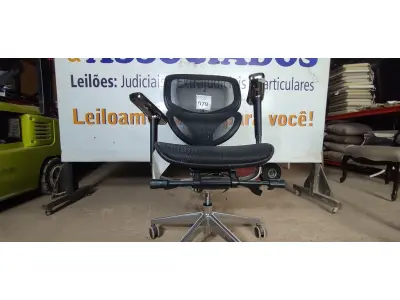 LOTE 079 - 01 CADEIRA DE ESCRITÓRIO. (NO ESTADO EM QUE SE ENCONTRA. SUJEITO A AVARIAS OCULTAS/VISÍVEIS.)