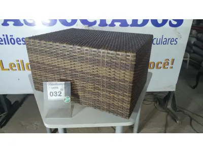 LOTE 032 - 01 MESA DE CENTRO DE JARDIM. (NO ESTADO EM QUE SE ENCONTRA. SUJEITO A AVARIAS OCULTAS/VISÍVEIS.) BF8655U