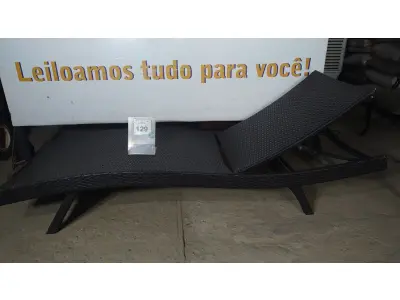 LOTE 129 - 01 ESPREGUIÇADEIRA. (NO ESTADO EM QUE SE ENCONTRA. SUJEITO A AVARIAS OCULTAS/VISÍVEIS.) BH1680K