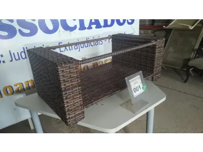 LOTE 001 - 01 MESA DE CENTRO DE JARDIM. (NO ESTADO EM QUE SE ENCONTRA. SUJEITO A AVARIAS OCULTAS/VISÍVEIS.) BH1484T