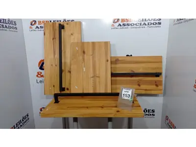 LOTE 153 - 03 TÁBUAS DE MADEIRA COM FERRO FIXO DE 0,97X050 CM E 01 TÁBUA DE MADEIRA DE 0,50X0,67 CM. (NO ESTADO) ATENÇÃO! FAZER A VISITAÇÃO ANTES DE ARREMATAR, NÃO SABEMOS SE FUNCIONA, LEILÃO NÃO TEM GARANTIA E NEM DEVOLUÇÃO, SUJEITO A POSSÍVEIS AVARIAS VISÍVEIS/OCULTAS E/OU AUSÊNCIA DE COMPONENTES.