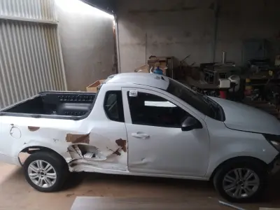 LOTE 341 - 01 CAMINHONETE CHEVROLET/MONTANA SPORT ALCOOL/GASOLINA, ANO 2011/2012 NA COR BRANCA. (OBS: APROXIMADAMENTE R$ 10.000,00 DE DÉBITO. (NO ESTADO)