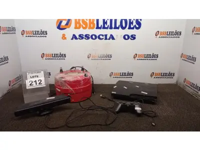 LOTE 212 - 01 PLAY STATIOS 3, 01 JOYSTICK, 01 KINECT DE XBOX E 01 INFLADOR DE BALÕES. (NO ESTADO) ATENÇÃO! FAZER A VISITAÇÃO ANTES DE ARREMATAR, NÃO SABEMOS SE FUNCIONA, LEILÃO NÃO TEM GARANTIA E NEM DEVOLUÇÃO, SUJEITO A POSSÍVEIS AVARIAS VISÍVEIS/OCULTAS E/OU AUSÊNCIA DE COMPONENTES.