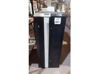 LOTE 301 - 01 NOBREAK MARCA SBI. (NO ESTADO) ATENÇÃO! FAZER A VISITAÇÃO ANTES DE ARREMATAR, NÃO SABEMOS SE FUNCIONA, LEILÃO NÃO TEM GARANTIA E NEM DEVOLUÇÃO, SUJEITO A POSSÍVEIS AVARIAS VISÍVEIS/OCULTAS E/OU AUSÊNCIA DE COMPONENTES.