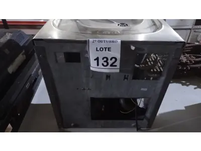 LOTE 132 - 01 BEBEDOURO DE PAREDE MARCA IBBL. (NO ESTADO) ATENÇÃO! FAZER A VISITAÇÃO ANTES DE ARREMATAR, NÃO SABEMOS SE FUNCIONA, LEILÃO NÃO TEM GARANTIA E NEM DEVOLUÇÃO, SUJEITO A POSSÍVEIS AVARIAS VISÍVEIS/OCULTAS E/OU AUSÊNCIA DE COMPONENTES.