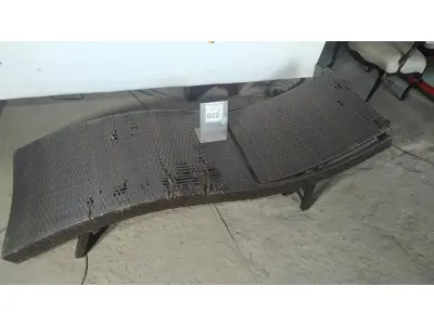 LOTE 022 - 01 ESPREGUIÇADEIRA.  (NO ESTADO EM QUE SE ENCONTRA. SUJEITO A AVARIAS OCULTAS/VISÍVEIS.) BH1638E