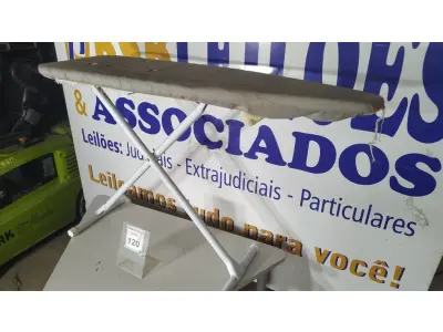 LOTE 120 - 01 TÁBUA DE PASSAR ROUPAS. (NO ESTADO EM QUE SE ENCONTRA. SUJEITO A AVARIAS OCULTAS/VISÍVEIS.)