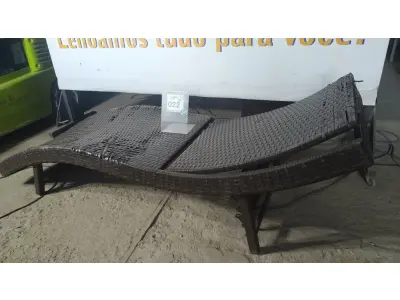 LOTE 022 - 01 ESPREGUIÇADEIRA.  (NO ESTADO EM QUE SE ENCONTRA. SUJEITO A AVARIAS OCULTAS/VISÍVEIS.) BH1638E