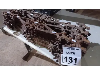 LOTE 131 - 19 BALAÚSTRES DE FERRO FUNDIDO. (NO ESTADO) ATENÇÃO! FAZER A VISITAÇÃO ANTES DE ARREMATAR, NÃO SABEMOS SE FUNCIONA, LEILÃO NÃO TEM GARANTIA E NEM DEVOLUÇÃO, SUJEITO A POSSÍVEIS AVARIAS VISÍVEIS/OCULTAS E/OU AUSÊNCIA DE COMPONENTES.