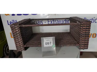 LOTE 097 - 01 MESA DE CENTRO DE JARDIM. (NO ESTADO EM QUE SE ENCONTRA. SUJEITO A AVARIAS OCULTAS/VISÍVEIS.) BH1681T/ BF8670G