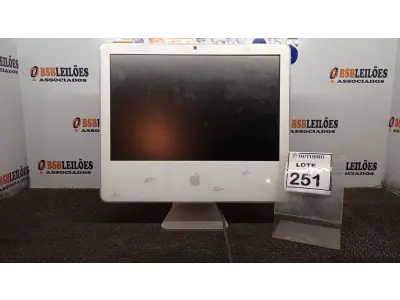 LOTE 251 - 01 IMAC APPLE. (NO ESTADO) ATENÇÃO! FAZER A VISITAÇÃO ANTES DE ARREMATAR, NÃO SABEMOS SE FUNCIONA, LEILÃO NÃO TEM GARANTIA E NEM DEVOLUÇÃO, SUJEITO A POSSÍVEIS AVARIAS VISÍVEIS/OCULTAS E/OU AUSÊNCIA DE COMPONENTES.