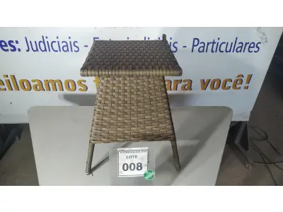 LOTE 008 - 01 MESA DE CANTO. (NO ESTADO EM QUE SE ENCONTRA. SUJEITO A AVARIAS OCULTAS/VISÍVEIS.) BH1523J