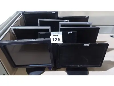 LOTE 125 - 09 MONITORES DE MARCAS E MODELOS DIVERSO. (NO ESTADO) ATENÇÃO! FAZER A VISITAÇÃO ANTES DE ARREMATAR, NÃO SABEMOS SE FUNCIONA, LEILÃO NÃO TEM GARANTIA E NEM DEVOLUÇÃO, SUJEITO A POSSÍVEIS AVARIAS VISÍVEIS/OCULTAS E/OU AUSÊNCIA DE COMPONENTES.