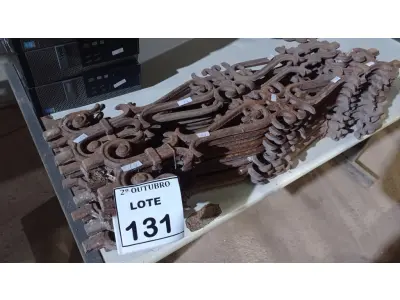 LOTE 131 - 19 BALAÚSTRES DE FERRO FUNDIDO. (NO ESTADO) ATENÇÃO! FAZER A VISITAÇÃO ANTES DE ARREMATAR, NÃO SABEMOS SE FUNCIONA, LEILÃO NÃO TEM GARANTIA E NEM DEVOLUÇÃO, SUJEITO A POSSÍVEIS AVARIAS VISÍVEIS/OCULTAS E/OU AUSÊNCIA DE COMPONENTES.