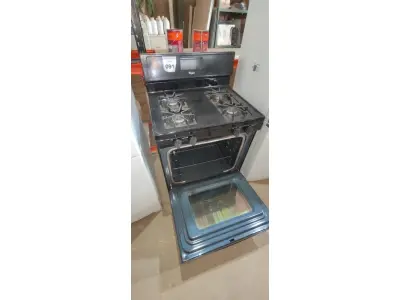 LOTE 091 - 01 FOGÃO. (NO ESTADO EM QUE SE ENCONTRA. SUJEITO A AVARIAS OCULTAS/VISÍVEIS.) BF8512Y