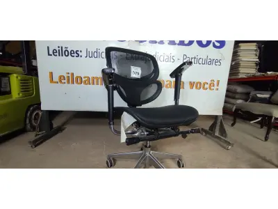 LOTE 079 - 01 CADEIRA DE ESCRITÓRIO. (NO ESTADO EM QUE SE ENCONTRA. SUJEITO A AVARIAS OCULTAS/VISÍVEIS.)