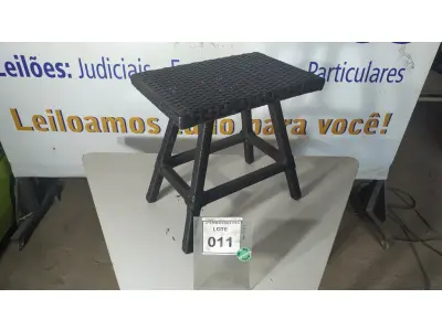 LOTE 011 - 01 MESA DE CANTO. (NO ESTADO EM QUE SE ENCONTRA. SUJEITO A AVARIAS OCULTAS/VISÍVEIS.) BH1680C