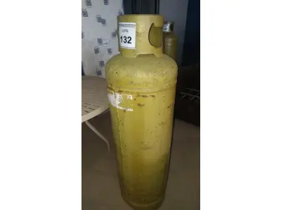 LOTE 132 - 01 BOTIJÃO DE GÁS VAZIO P45. (NO ESTADO EM QUE SE ENCONTRA. SUJEITO A AVARIAS OCULTAS/VISÍVEIS.)