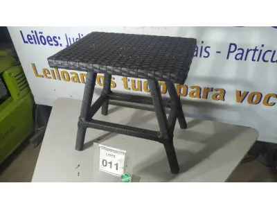 LOTE 011 - 01 MESA DE CANTO. (NO ESTADO EM QUE SE ENCONTRA. SUJEITO A AVARIAS OCULTAS/VISÍVEIS.) BH1680C