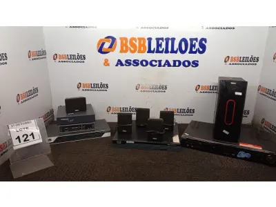 LOTE 121 - 01  HOME THEATER COM 06 CAIXAS MARCA PHILCO, 03 ROTEADORES E 01 SWITCH. (NO ESTADO) ATENÇÃO! FAZER A VISITAÇÃO ANTES DE ARREMATAR, NÃO SABEMOS SE FUNCIONA, LEILÃO NÃO TEM GARANTIA E NEM DEVOLUÇÃO, SUJEITO A POSSÍVEIS AVARIAS VISÍVEIS/OCULTAS E/OU AUSÊNCIA DE COMPONENTES.