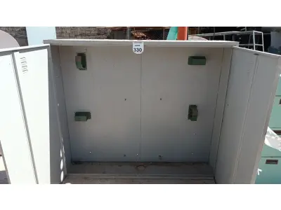 LOTE 330 - 01 CAIXA DE QUADRO ELÉTRICO PREDIAL. (NO ESTADO) ATENÇÃO! FAZER A VISITAÇÃO ANTES DE ARREMATAR, NÃO SABEMOS SE FUNCIONA, LEILÃO NÃO TEM GARANTIA E NEM DEVOLUÇÃO, SUJEITO A POSSÍVEIS AVARIAS VISÍVEIS/OCULTAS E/OU AUSÊNCIA DE COMPONENTES.