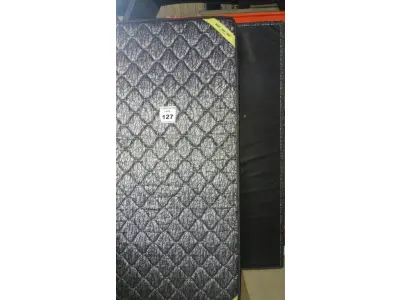 LOTE 127 - 01 COLCHÃO DE SOLTEIRO COM BASE 1,88CMX 0,88CM  (NO ESTADO EM QUE SE ENCONTRA. SUJEITO A AVARIAS OCULTAS/VISÍVEIS.) AU2195B