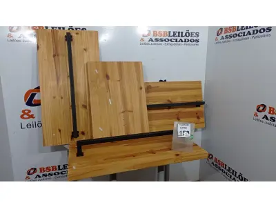 LOTE 153 - 03 TÁBUAS DE MADEIRA COM FERRO FIXO DE 0,97X050 CM E 01 TÁBUA DE MADEIRA DE 0,50X0,67 CM. (NO ESTADO) ATENÇÃO! FAZER A VISITAÇÃO ANTES DE ARREMATAR, NÃO SABEMOS SE FUNCIONA, LEILÃO NÃO TEM GARANTIA E NEM DEVOLUÇÃO, SUJEITO A POSSÍVEIS AVARIAS VISÍVEIS/OCULTAS E/OU AUSÊNCIA DE COMPONENTES.