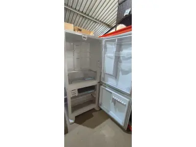 LOTE 063 - 01 GELADEIRA BRASTEMP SEM MOTOR. (NO ESTADO EM QUE SE ENCONTRA. SUJEITO A AVARIAS OCULTAS/VISÍVEIS.) BH1476V