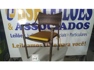 LOTE 019 - 01 CADEIRA DE JARDIM. (NO ESTADO EM QUE SE ENCONTRA. SUJEITO A AVARIAS OCULTAS/VISÍVEIS.)