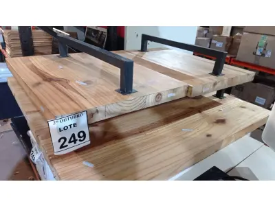 LOTE 249 - 02 TÁBUAS DE MADEIRA COM FERRO FIXO DE APROXIMADAMENTE 0,97X050 E 02 TÁBUAS DE MADEIRA COM FERRO FIXO DE APROXIMADAMENTE 0,66X0,50. (NO ESTADO) ATENÇÃO! FAZER A VISITAÇÃO ANTES DE ARREMATAR, NÃO SABEMOS SE FUNCIONA, LEILÃO NÃO TEM GARANTIA E NEM DEVOLUÇÃO, SUJEITO A POSSÍVEIS AVARIAS VISÍVEIS/OCULTAS E/OU AUSÊNCIA DE COMPONENTES.