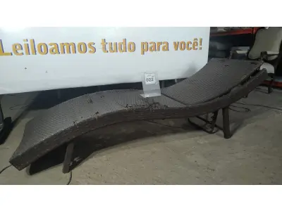 LOTE 022 - 01 ESPREGUIÇADEIRA.  (NO ESTADO EM QUE SE ENCONTRA. SUJEITO A AVARIAS OCULTAS/VISÍVEIS.) BH1638E