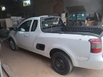 LOTE 341 - 01 CAMINHONETE CHEVROLET/MONTANA SPORT ALCOOL/GASOLINA, ANO 2011/2012 NA COR BRANCA. (OBS: APROXIMADAMENTE R$ 10.000,00 DE DÉBITO. (NO ESTADO)