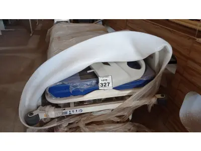 LOTE 327 - 01 CAMA HOSPITALAR (NOVA). (NO ESTADO) ATENÇÃO! FAZER A VISITAÇÃO ANTES DE ARREMATAR, NÃO SABEMOS SE FUNCIONA, LEILÃO NÃO TEM GARANTIA E NEM DEVOLUÇÃO, SUJEITO A POSSÍVEIS AVARIAS VISÍVEIS/OCULTAS E/OU AUSÊNCIA DE COMPONENTES.