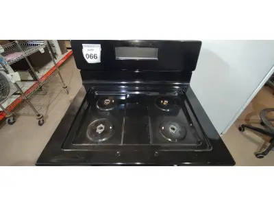 LOTE 066 - 01 FOGÃO WHIRLPOOL 127VOLTS. (NO ESTADO EM QUE SE ENCONTRA. SUJEITO A AVARIAS OCULTAS/VISÍVEIS.) BJ7229P