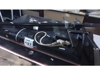 LOTE 137 - 01 SUPORTE DE TETO PARA TV, 01 TV LCD 47’’ MARCA LG E 01 TV LCD 42’’ MARCA BUSTER. (NO ESTADO) ATENÇÃO! FAZER A VISITAÇÃO ANTES DE ARREMATAR, NÃO SABEMOS SE FUNCIONA, LEILÃO NÃO TEM GARANTIA E NEM DEVOLUÇÃO, SUJEITO A POSSÍVEIS AVARIAS VISÍVEIS/OCULTAS E/OU AUSÊNCIA DE COMPONENTES.