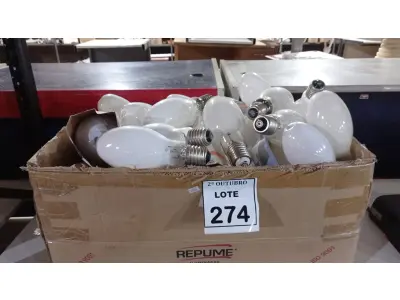 LOTE 274 - 01 LOTE COM GRANDE QUANTIDADE DE LÂMPADAS. (NO ESTADO) ATENÇÃO! FAZER A VISITAÇÃO ANTES DE ARREMATAR, NÃO SABEMOS SE FUNCIONA, LEILÃO NÃO TEM GARANTIA E NEM DEVOLUÇÃO, SUJEITO A POSSÍVEIS AVARIAS VISÍVEIS/OCULTAS E/OU AUSÊNCIA DE COMPONENTES.