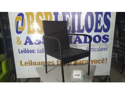 LOTE 038 - 01 CADEIRA DE JARDIM. (NO ESTADO EM QUE SE ENCONTRA. SUJEITO A AVARIAS OCULTAS/VISÍVEIS.) BH1670X