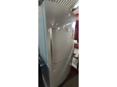 LOTE 063 - 01 GELADEIRA BRASTEMP SEM MOTOR. (NO ESTADO EM QUE SE ENCONTRA. SUJEITO A AVARIAS OCULTAS/VISÍVEIS.) BH1476V