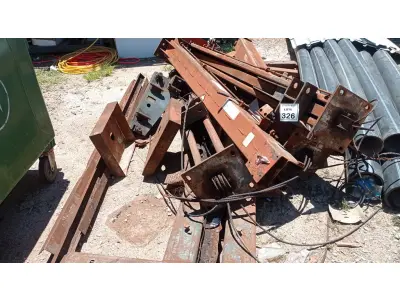 LOTE 326 - 01 ELEVADOR DE CARRO. (NO ESTADO) ATENÇÃO! FAZER A VISITAÇÃO ANTES DE ARREMATAR, NÃO SABEMOS SE FUNCIONA, LEILÃO NÃO TEM GARANTIA E NEM DEVOLUÇÃO, SUJEITO A POSSÍVEIS AVARIAS VISÍVEIS/OCULTAS E/OU AUSÊNCIA DE COMPONENTES.