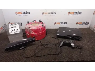 LOTE 212 - 01 PLAY STATIOS 3, 01 JOYSTICK, 01 KINECT DE XBOX E 01 INFLADOR DE BALÕES. (NO ESTADO) ATENÇÃO! FAZER A VISITAÇÃO ANTES DE ARREMATAR, NÃO SABEMOS SE FUNCIONA, LEILÃO NÃO TEM GARANTIA E NEM DEVOLUÇÃO, SUJEITO A POSSÍVEIS AVARIAS VISÍVEIS/OCULTAS E/OU AUSÊNCIA DE COMPONENTES.