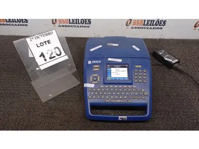 LOTE 120 - 01 IMPRESSORA DE ETIQUETAS MARCA BRADY MODELO BMP71. (NO ESTADO) ATENÇÃO! FAZER A VISITAÇÃO ANTES DE ARREMATAR, NÃO SABEMOS SE FUNCIONA, LEILÃO NÃO TEM GARANTIA E NEM DEVOLUÇÃO, SUJEITO A POSSÍVEIS AVARIAS VISÍVEIS/OCULTAS E/OU AUSÊNCIA DE COMPONENTES.
